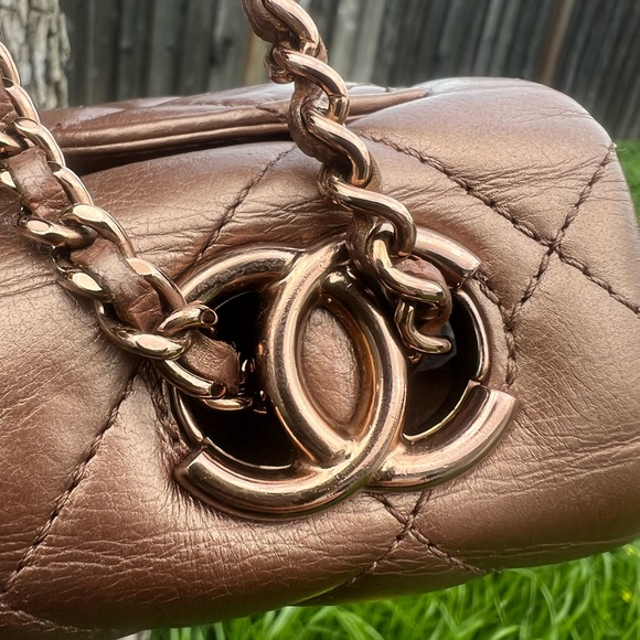 Rareš„Chanel iridescent Mini Rectangular Bronze/Copper Flap Bag - Picture 5 of 16